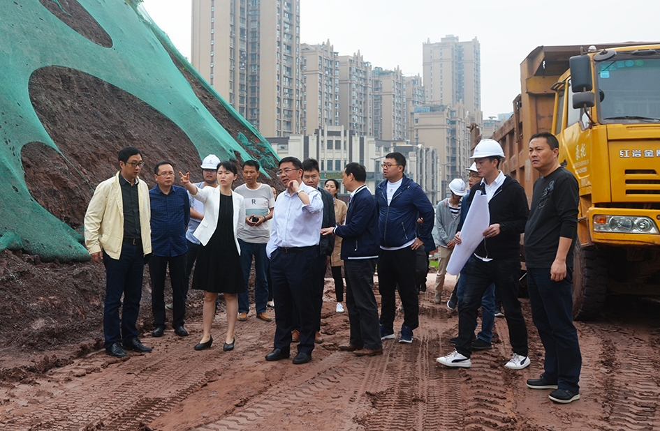 高新區管委會主任單鑫一行對城市指揮部各在建重大項目進行視察調研